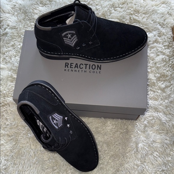 Kenneth Cole Reaction Black Chukka Boots - Picture 1 of 8